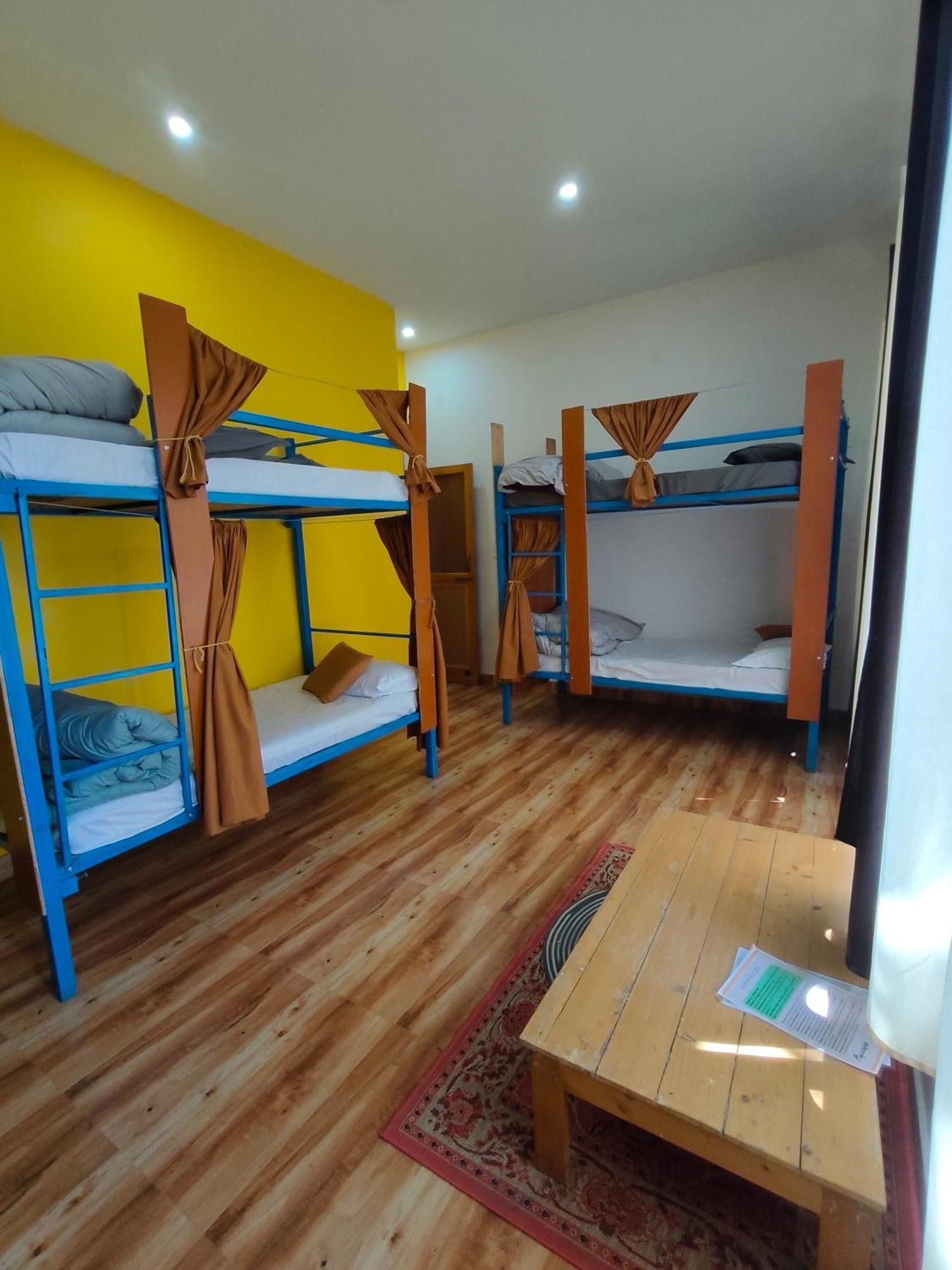 Flyscape Hostel Bīr Buitenkant foto